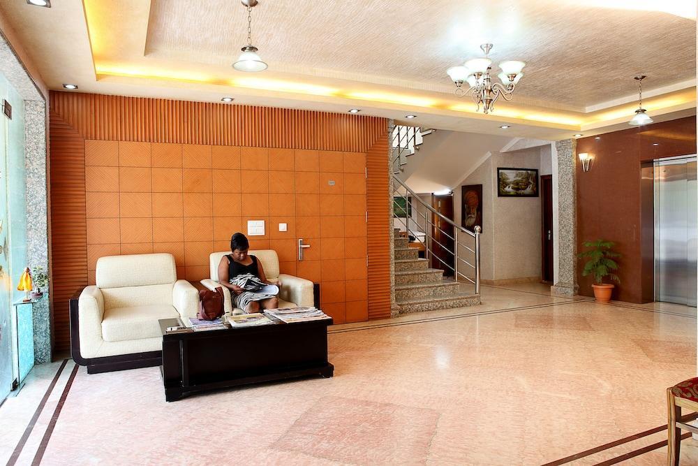 Indira International Inn New Delhi Extérieur photo