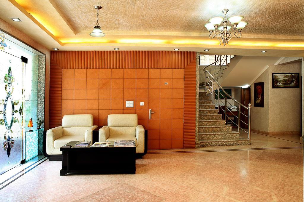 Indira International Inn New Delhi Extérieur photo