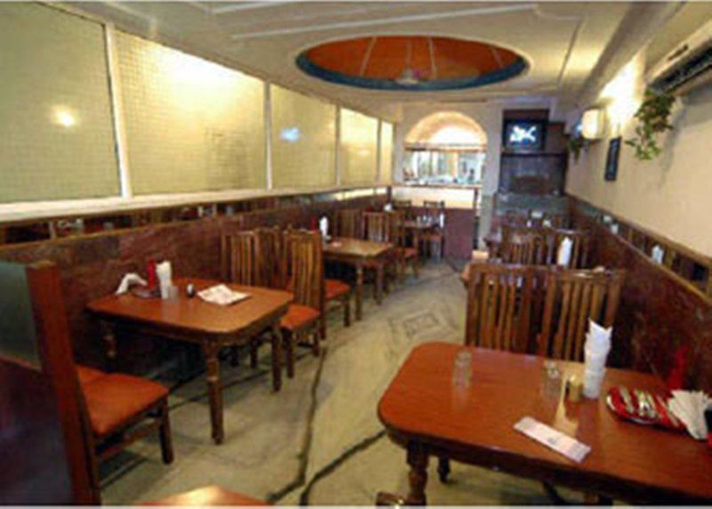 Indira International Inn New Delhi Extérieur photo