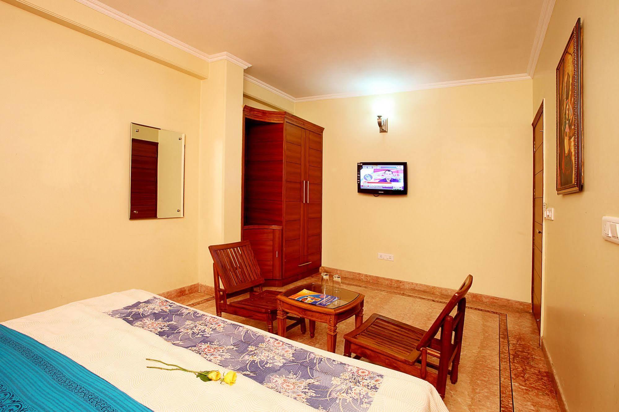 Indira International Inn New Delhi Extérieur photo