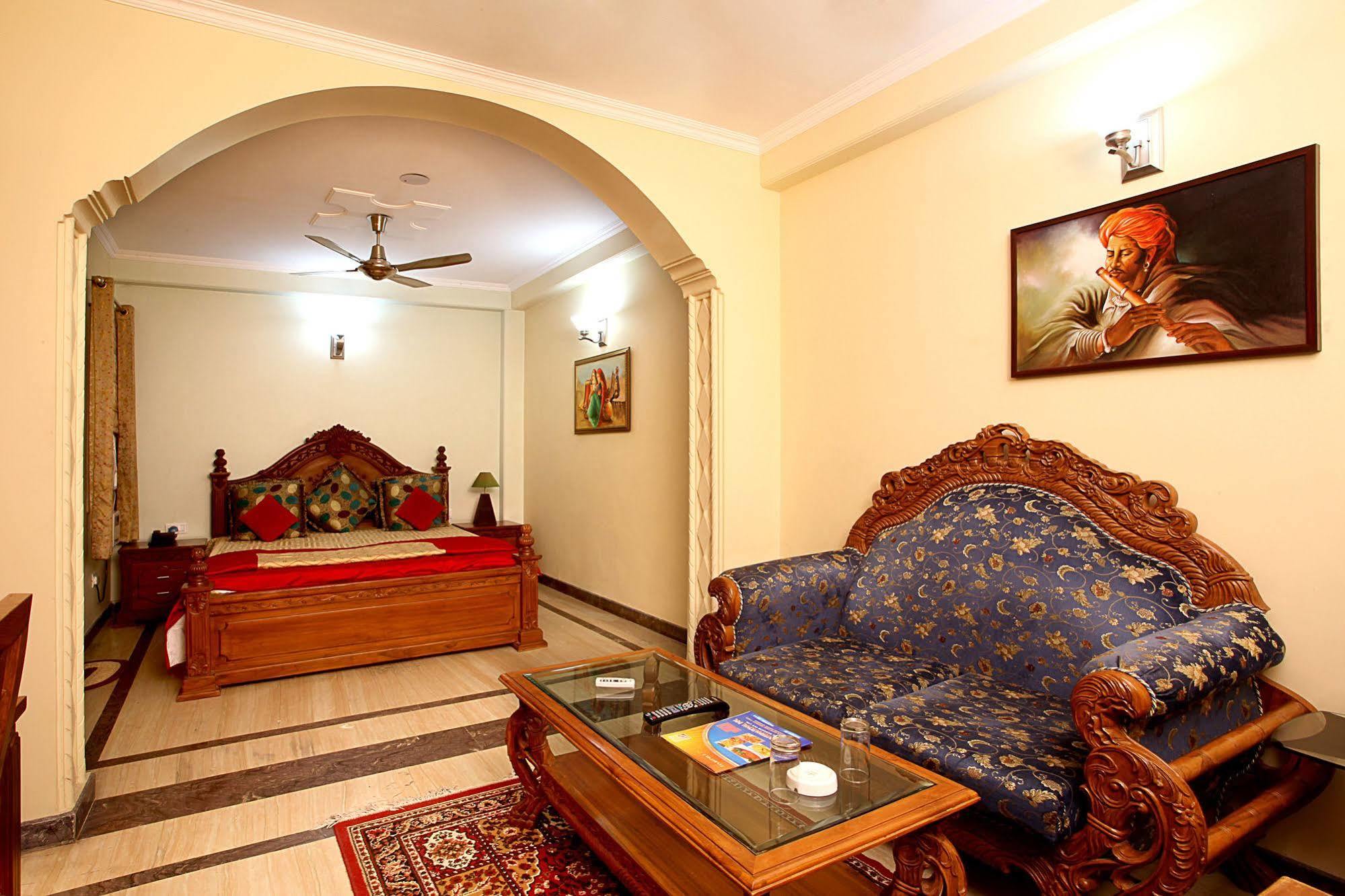 Indira International Inn New Delhi Extérieur photo